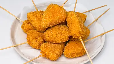 Quesitos empanados con Doritos