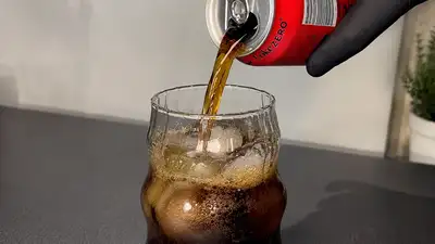 Coca-Cola con pepinillos