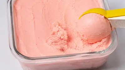 Helados de gelatina de fresa