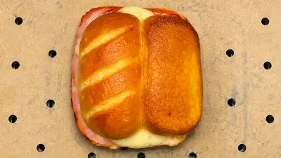 Sándwich caliente en freidora de aire