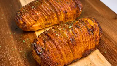 Patatas Hasselback en la freidora de aire